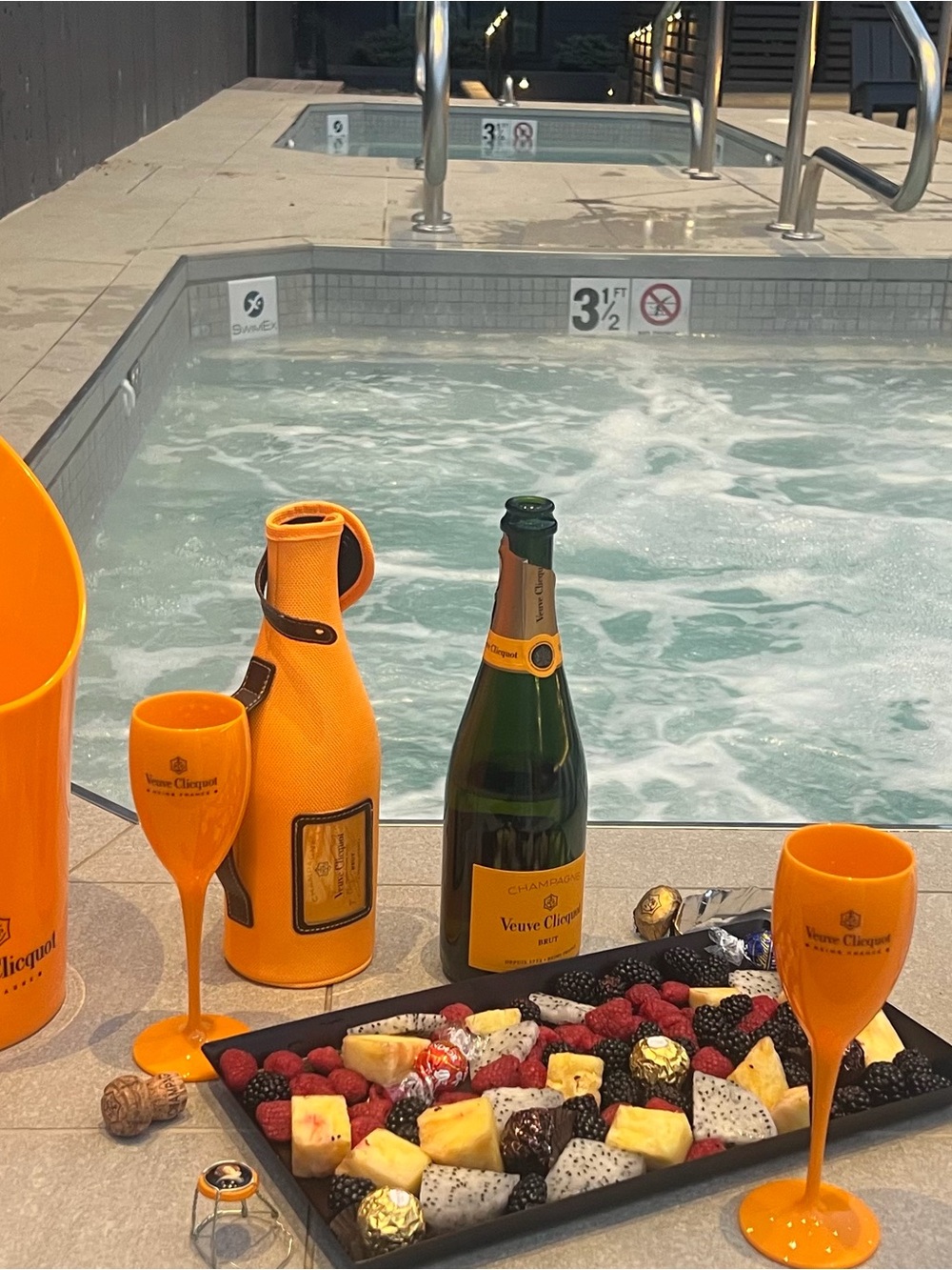 Orange Champagne Flutes - Set of 6 - Picture 2 of 2